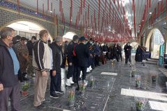 به مناسبت گرامیداشت ایام الله دهه فجر گلزار شهدای ساوه گلباران شد
