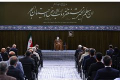 جمعی از معلمان سراسر کشور با رهبر انقلاب دیدار کردند