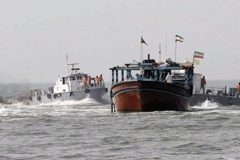 توقیف چهار فروند شناور در آب های بوشهر/۱۶۰ میلیارد کالای قاچاق کشف شد