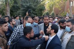 حضور جالب و مثبت سخنگوی دولت در جمع دانشجویان معترض/ «گفتگو، بهترین راهکار است»