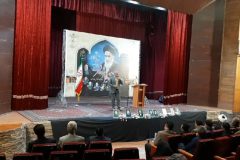 شعر‌خوانی در وصف شهید رئیسی