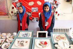 برپایی بازارچه دانش‌آموزی دبیرستان دخترانه فاطمیه