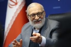لاریجانی: آمریکا تلاش می‌کند ضعف‌هایش را با مذاکرات بپوشاند