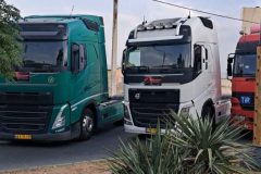 رژه کامیون‌داران ساوجی به یاد جانباختگان بندر شهید رجایی