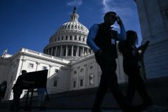 رای سنا به پایان تعطیلی دولت؛ مجلس نمایندگان ایستگاه بعد