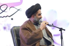 آینده جامعه در دستان مادران آگاه شکل می‌گیرد