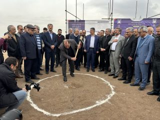 کلنگ‌زنی نیروگاه خورشیدی ۱۵۰ مگاواتی کاوه
