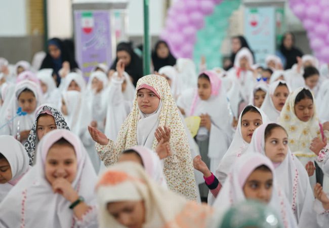 جشن تکلیف دختران ساوجی برگزار شد