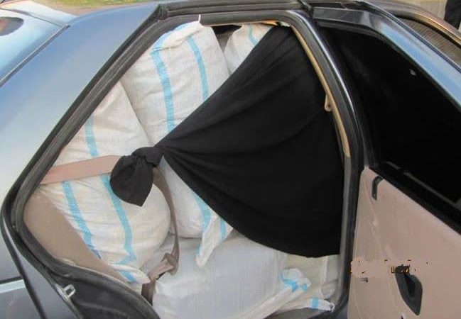 توقیف خودروی سواری حامل بیش از ۳۲ میلیارد ریال کالای قاچاق در ساوه